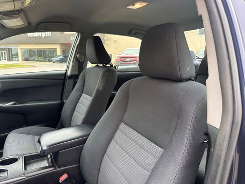 Used 2016 Toyota Camry LE image 20