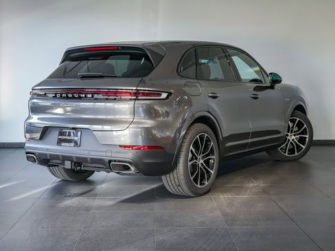 New 2026 Porsche Cayenne E-Hybrid image 7