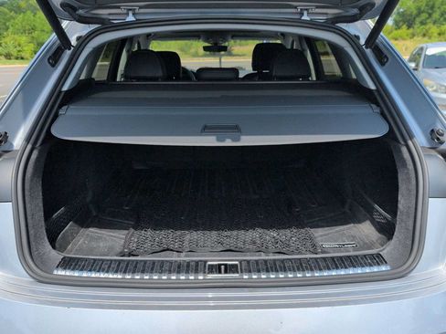 Used 2022 Audi e-tron Premium w/ Convenience Plus Package AWD/4WD image 32
