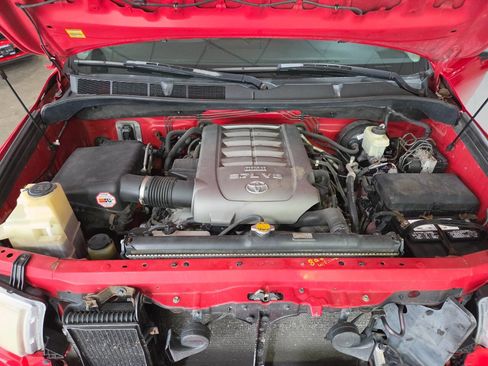 Used 2010 Toyota Tundra 4x4 CrewMax image 34