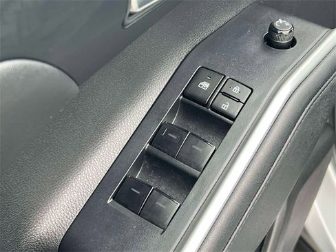 Used 2024 Toyota Highlander XSE image 21