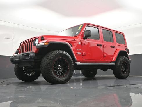 Used 2018 Jeep Wrangler Unlimited Sahara w/ LED Lighting Group AWD/4WD image 23