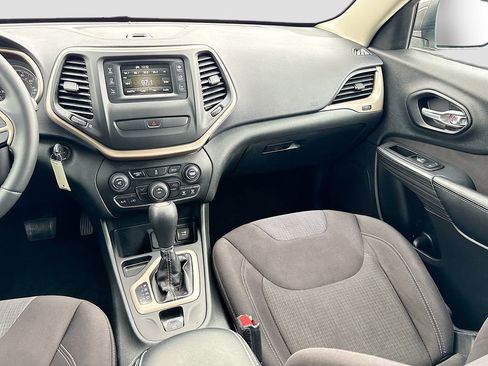 Used 2015 Jeep Cherokee Latitude image 28