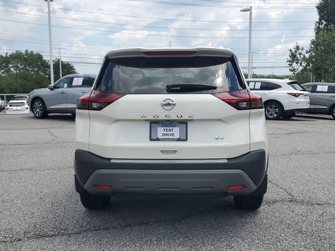 Used 2021 Nissan Rogue SV w/ Premium Package FWD image 6