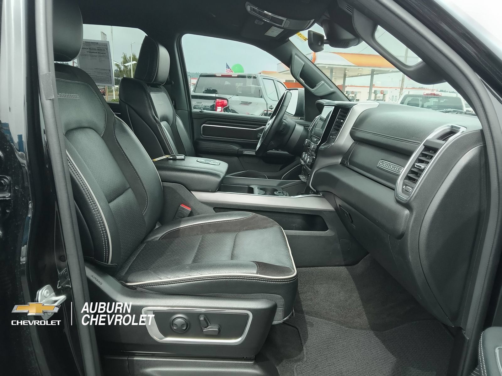 Used 2024 RAM 1500 Laramie AWD/4WD image 24