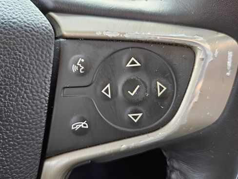 Used 2017 GMC Acadia Denali image 19