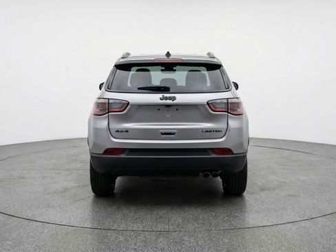 Used 2025 Jeep Compass Limited image 7