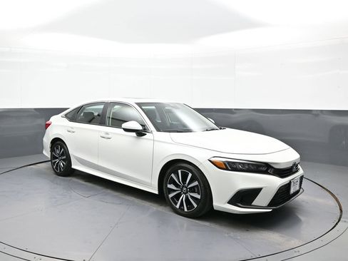 Certified 2024 Honda Civic EX image 4