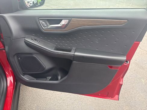 Certified 2020 Ford Escape Titanium w/ Titanium Premium Package 2.0 FWD image 43