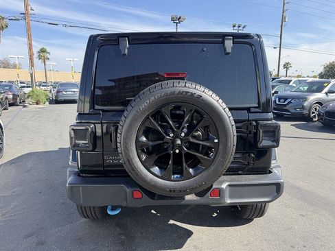 Used 2025 Jeep Wrangler Unlimited Sahara AWD/4WD image 8