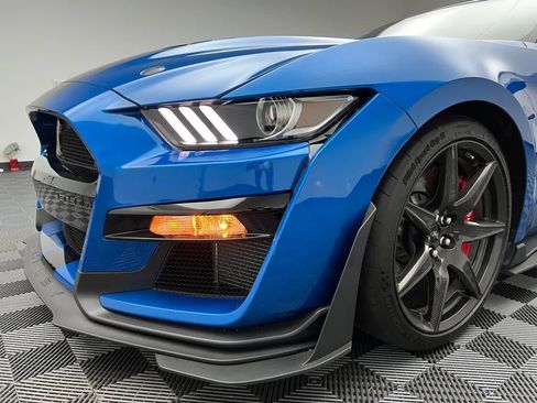 Used 2021 Ford Mustang Shelby GT500 w/ Carbon Fiber Track Pack RWD image 4
