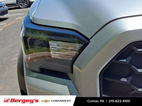 Used 2025 Toyota 4Runner TRD Off-Road AWD/4WD image 11