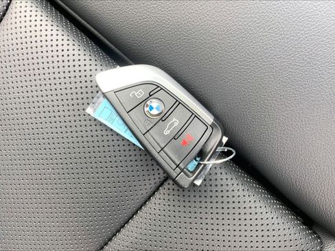 Certified 2025 BMW 330i Sedan image 14