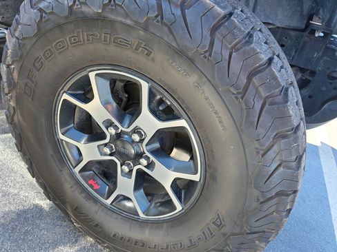 Used 2018 Jeep Wrangler Unlimited Rubicon AWD/4WD image 9