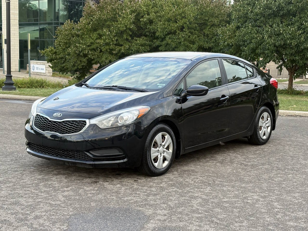 Used 2015 Kia Forte LX FWD image 1