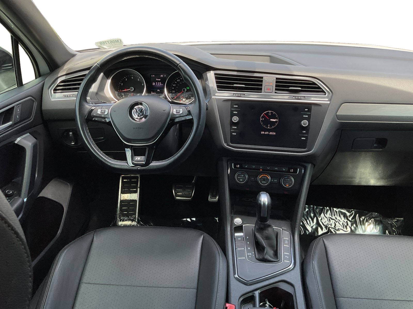 Used 2020 Volkswagen Tiguan SE R-Line FWD image 14