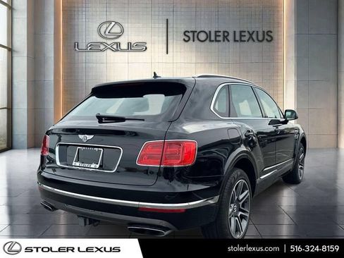 Used 2018 Bentley Bentayga AWD/4WD image 2