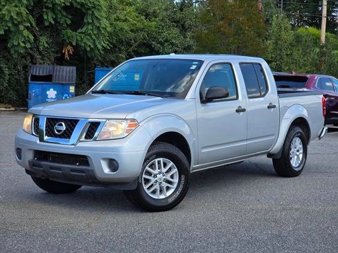 Used 2017 Nissan Frontier SV AWD/4WD image 2