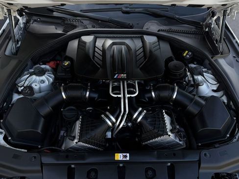 Used 2017 BMW M6 Coupe image 35
