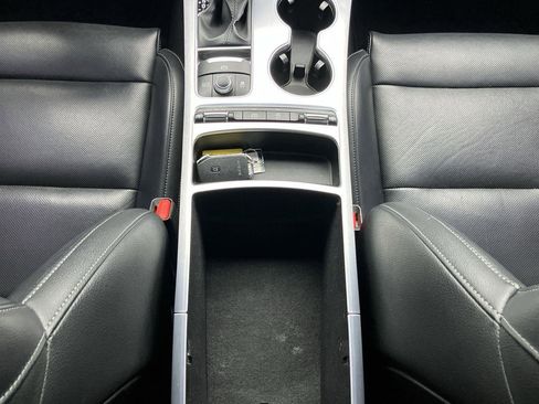 Used 2022 Kia Stinger GT1 RWD image 19