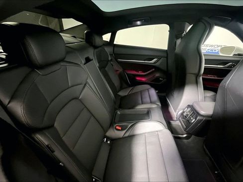 Used 2025 Porsche Taycan image 22