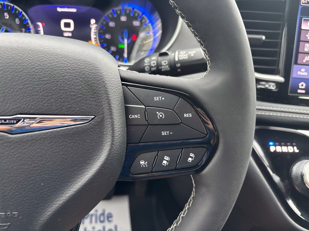 Used 2024 Chrysler Pacifica Touring-L w/ S Appearance Package FWD image 35