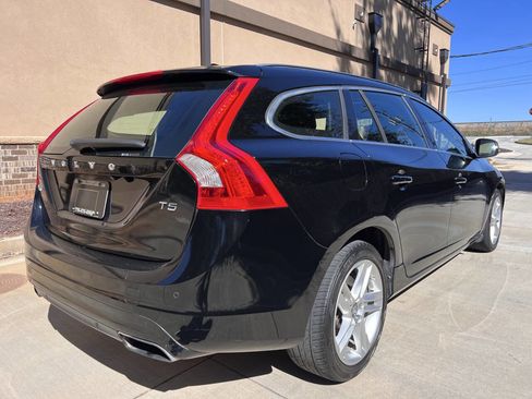 Used 2015 Volvo V60 T5 Platinum image 8