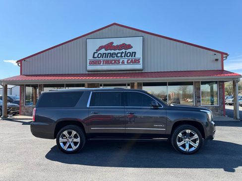 Used 2018 GMC Yukon XL Denali w/ Open Road Package image 3