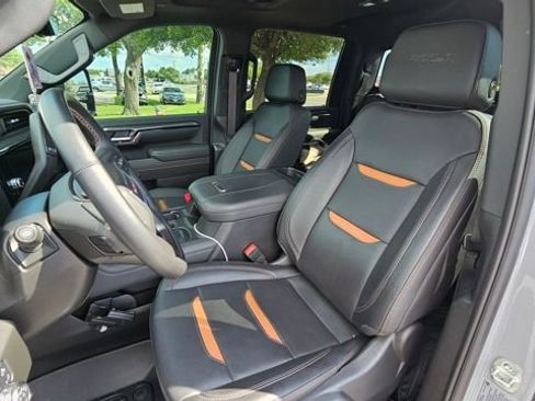Used 2025 GMC Sierra 2500 AT4 w/ AT4 Premium Plus Package AWD/4WD image 8