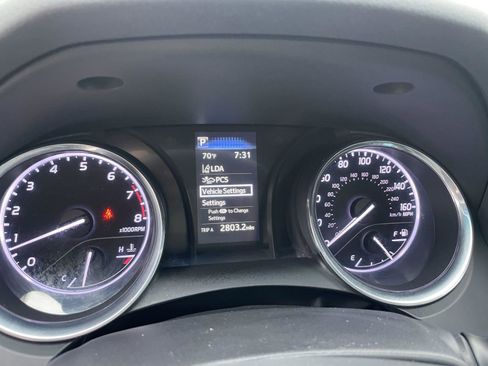Used 2020 Toyota Camry SE FWD image 14