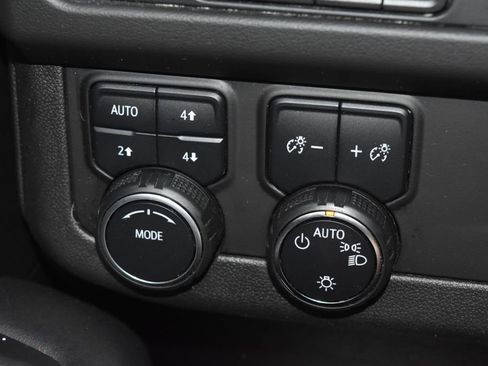 Used 2021 Chevrolet Tahoe Z71 AWD/4WD image 18