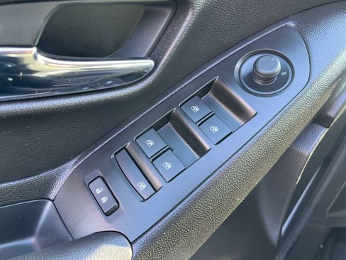 Used 2019 Chevrolet Trax LT w/ LT Convenience Package image 23