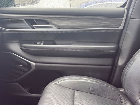 Used 2024 Jeep Wagoneer Series II image 23