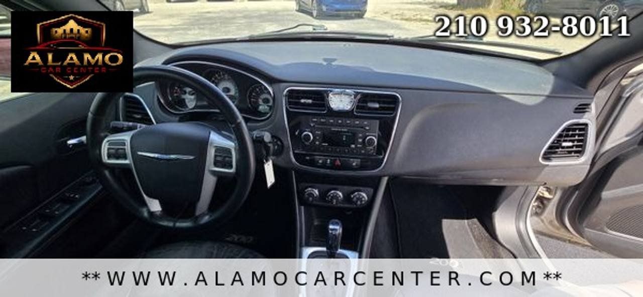 Used 2013 Chrysler 200 Limited FWD image 17