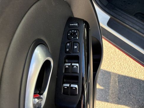 Used 2019 Kia Soul ! w/ Technology Package image 10