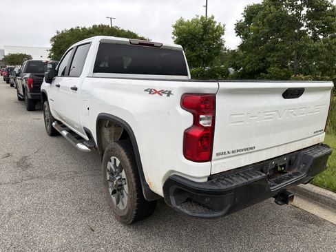 Used 2024 Chevrolet Silverado 2500 Custom w/ Custom Value Package AWD/4WD image 10