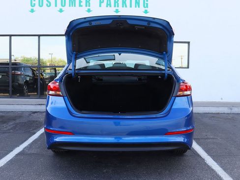 Used 2017 Hyundai Elantra SE image 22