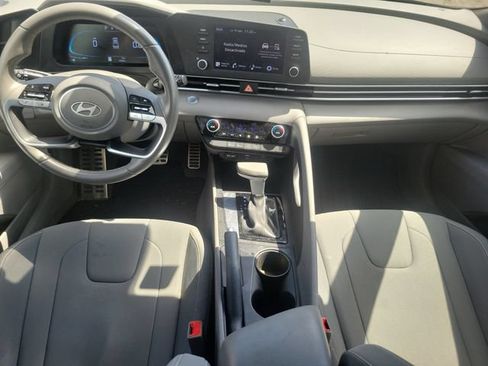 Used 2025 Hyundai Elantra Sport FWD image 8