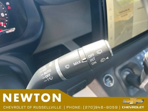 Used 2023 Land Rover Defender 130 SE AWD/4WD image 17