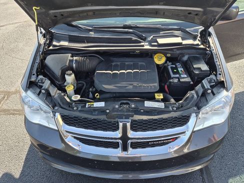 Used 2019 Dodge Grand Caravan SXT FWD image 9