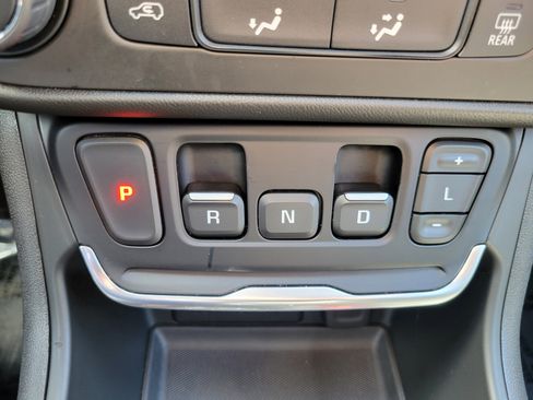 Used 2021 GMC Terrain SLE image 22