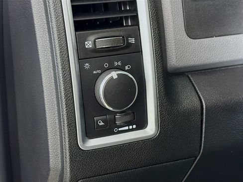 Used 2014 RAM 2500 SLT AWD/4WD image 11