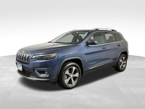 Used 2019 Jeep Cherokee Limited w/ Trailer Tow Group AWD/4WD image 5