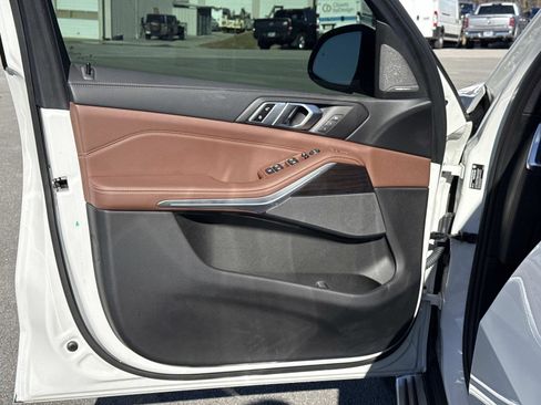 Used 2024 BMW X5 xDrive40i w/ Premium Package image 21