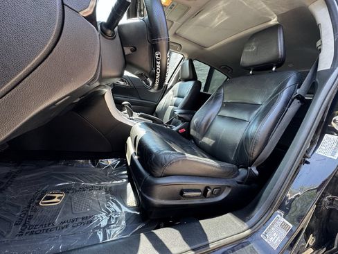 Used 2016 Honda Accord Touring image 13