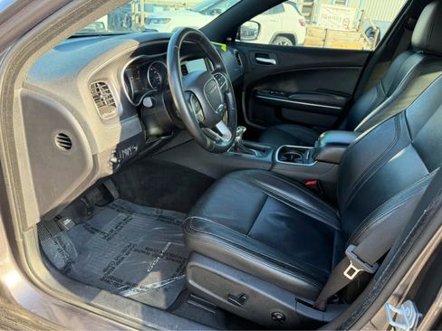 Used 2015 Dodge Charger SXT image 11