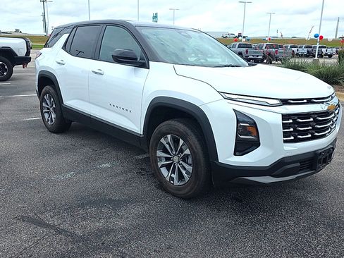 Used 2025 Chevrolet Equinox LT FWD image 9