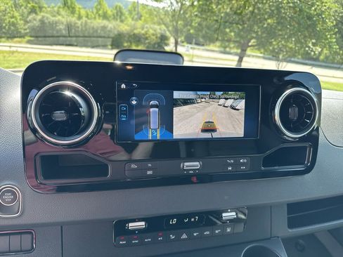 New 2025 Mercedes-Benz Sprinter 2500 image 22