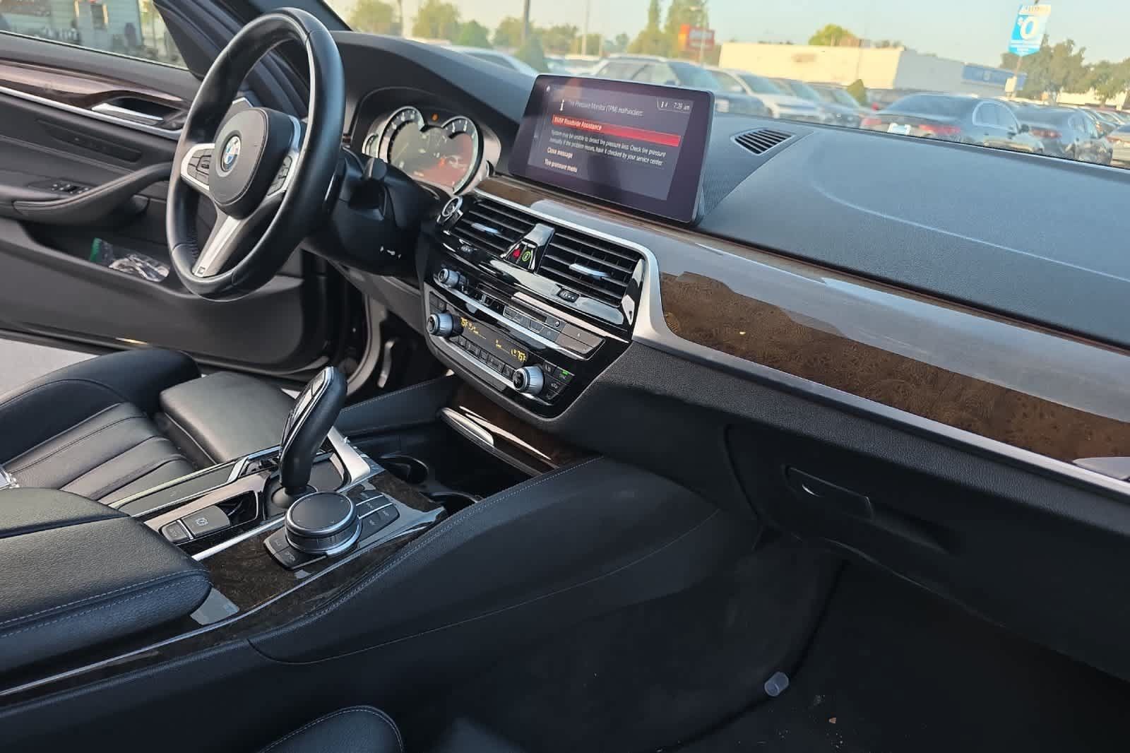 Used 2019 BMW 540i w/ M Sport Package RWD image 17