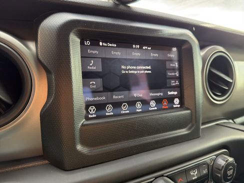 Used 2021 Jeep Wrangler Sport S image 38